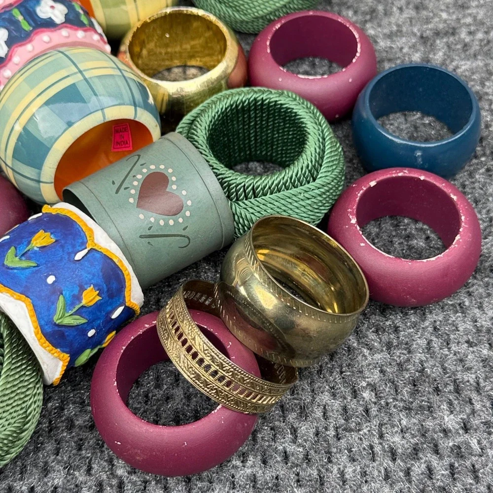 Vintage Napkin Ring Lot 28pc Mixed Materials Brass Ceramic Wood Woven Floral